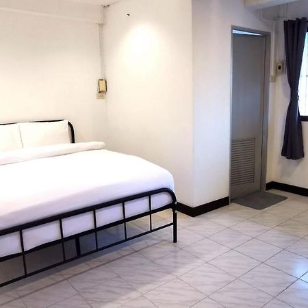 Go Inn Patong Beach Экстерьер фото